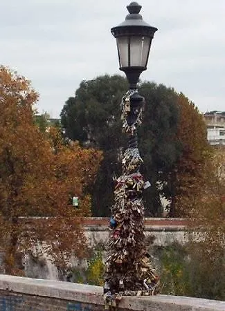 Sacconi Róma
