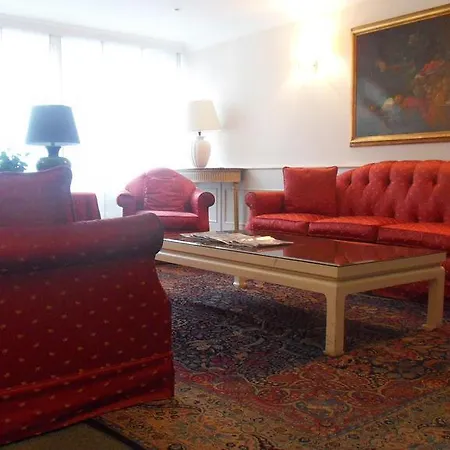 Sacconi Apartahotel